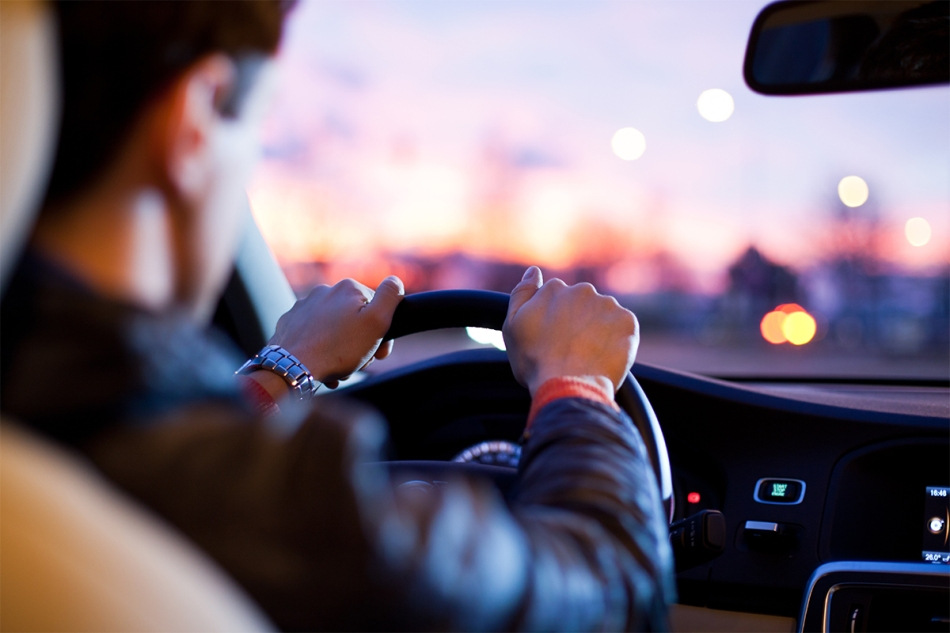 Comment réduire les maux de dos lors de longs trajets en voiture