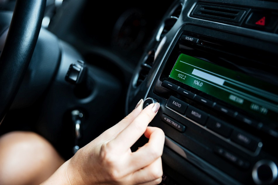 Comment améliorer le son du système audio dans la voiture ?