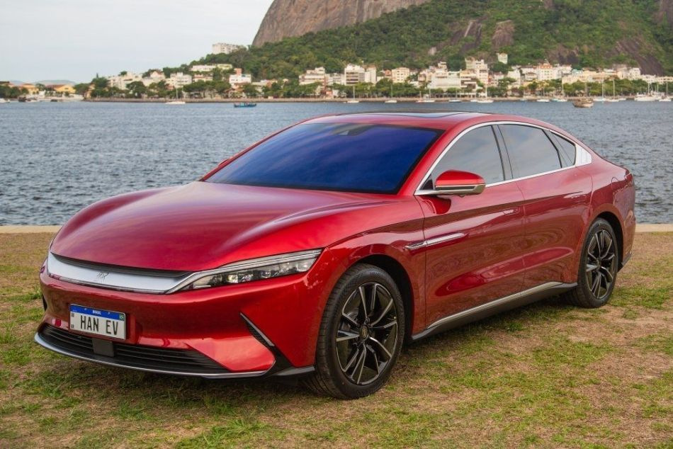 Examen de la berline électrique phare BYD Han EV