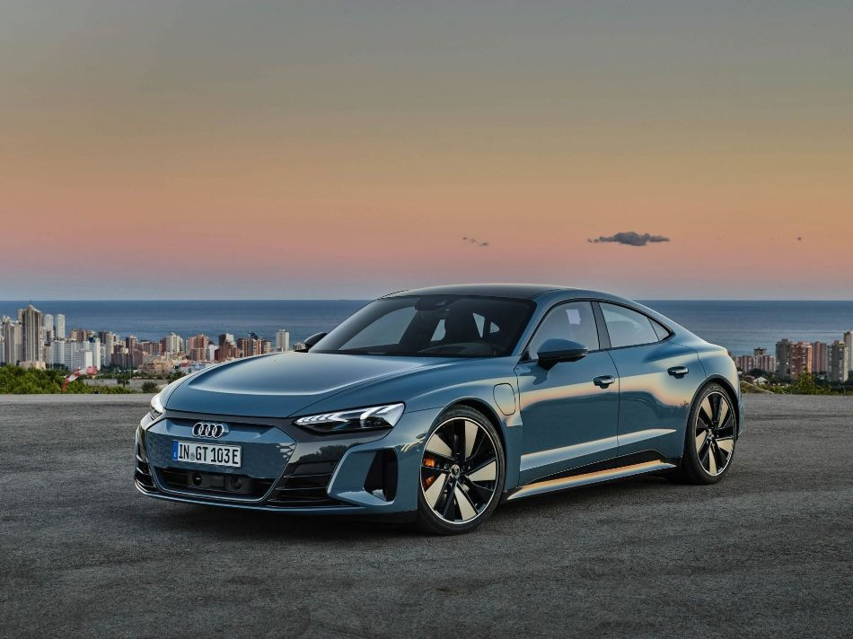 Test de la berline sport électrique Audi e-tron GT quattro
