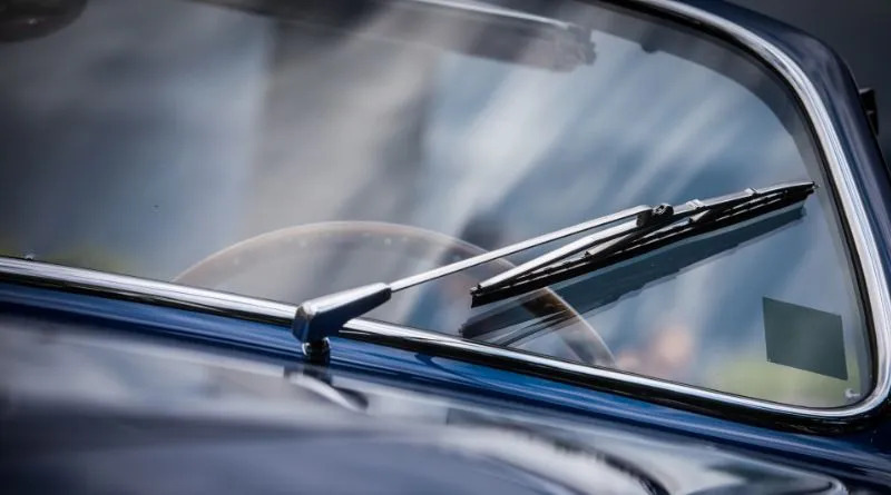 Comment restaurer la transparence de la vitre d’une voiture ?