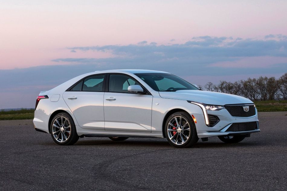 Cadillac CT4 : luxe, performances et technologie dans une berline compacte