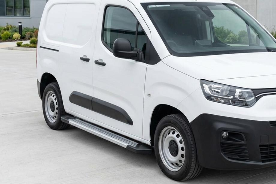 Fiat Doblo III 2023- Marchepieds Latéraux New Vision Grey (2 pcs, Aluminium) Empattement Court Photo 1