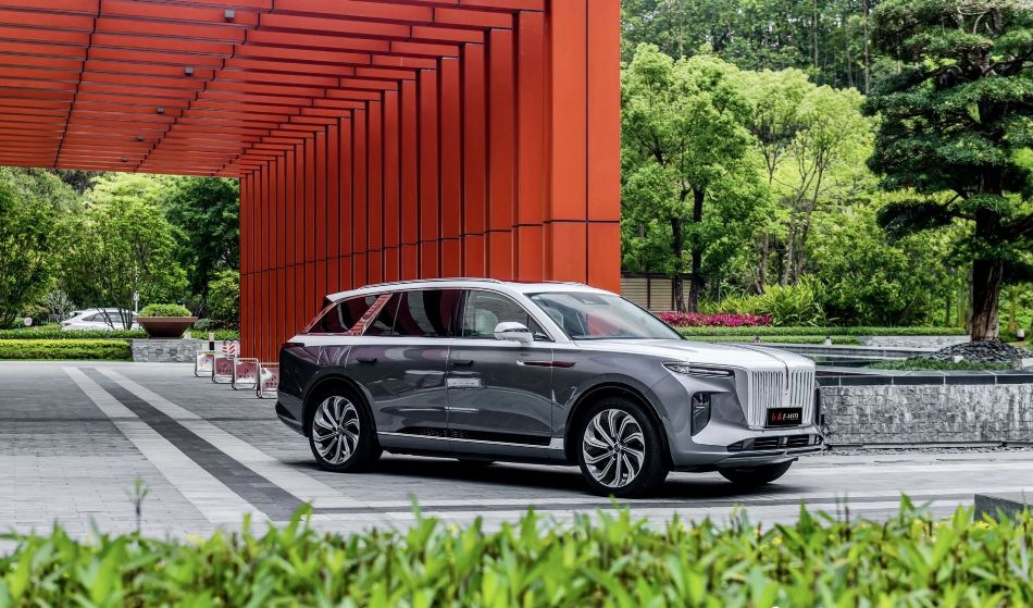 Hongqi E-HS9 : une voiture électrique de luxe venue de Chine