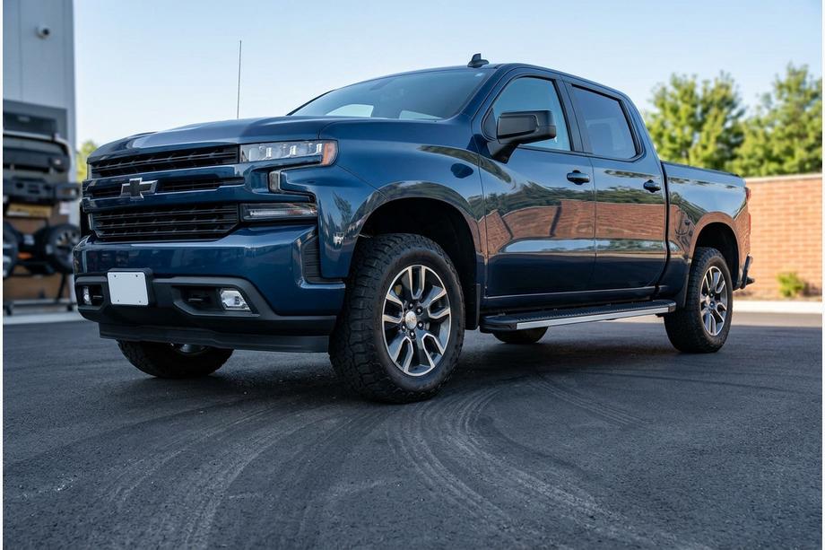 Chevrolet Silverado 2019- Marchepieds Latéraux Maya V1 (2 pcs, Aluminium) Image