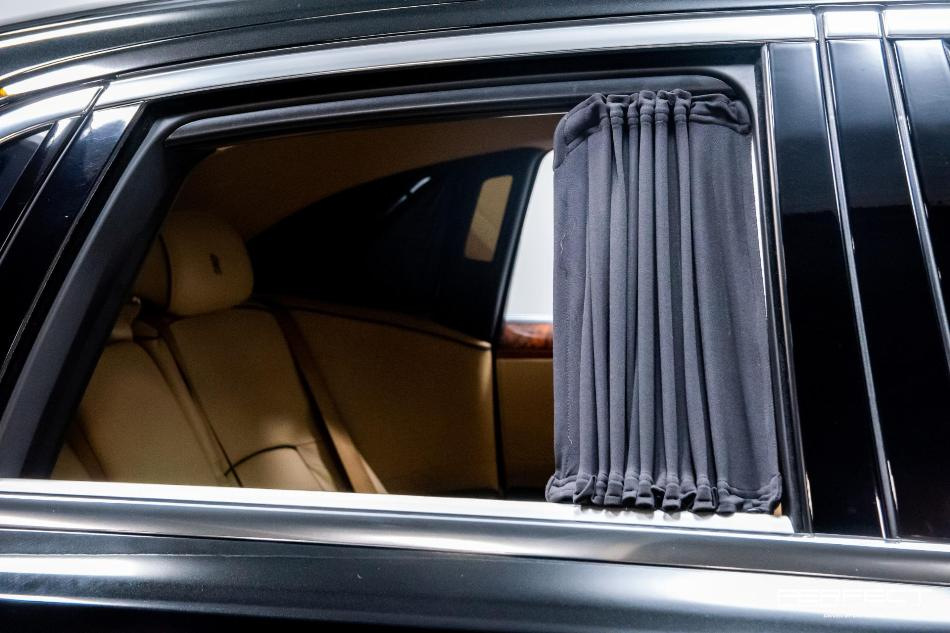 Comment choisir des rideaux pour la fenêtre de la voiture