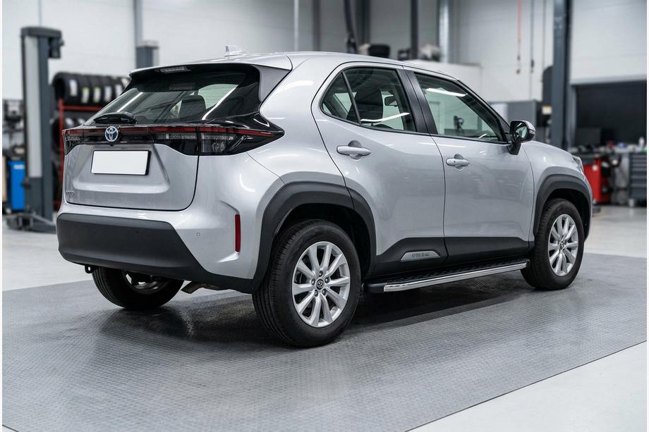 Toyota Yaris/Yaris Cross (XP210) 2020- Marchepieds Latéraux BlackLine (2 pcs, Aluminium) Image