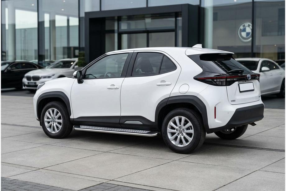 Toyota Yaris/Yaris Cross (XP210) 2020- Marchepieds Latéraux Maydos V2 (2 pcs, Aluminium) Image