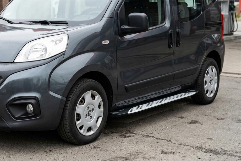 Fiat Fiorino/Qubo 2008-2024 Marchepieds Latéraux Shining V1 (2 pcs, Aluminium) Photo 1