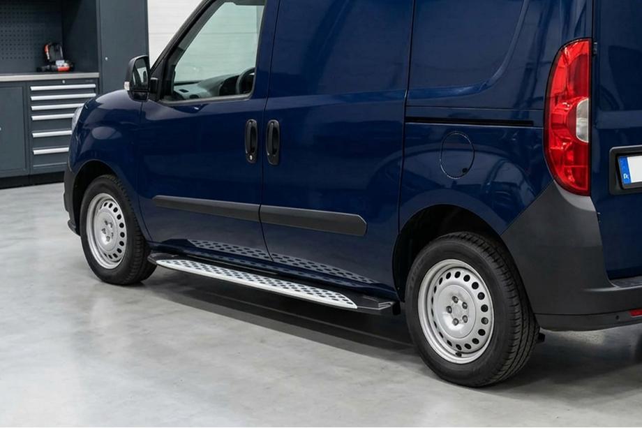 Fiat Doblo II 2010-2022 Marchepieds Latéraux Shining V1 (2 pcs, Aluminium) Image