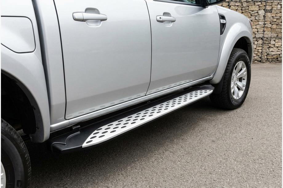 Mazda BT-50 2007-2012 Marchepieds Latéraux Shining V1 (2 pcs, Aluminium) Image