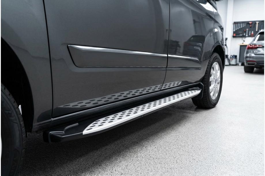 Ford Custom 2013-2022 Marchepieds Latéraux Shining V1 (2 pcs, Aluminium) Image