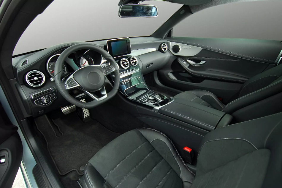 Comment rafraîchir l’intérieur de la voiture : 5 façons simples