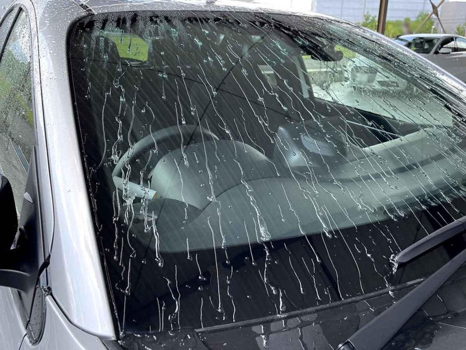 Anti-pluie pour la voiture: qu’est-ce que c’est et comment l’utiliser