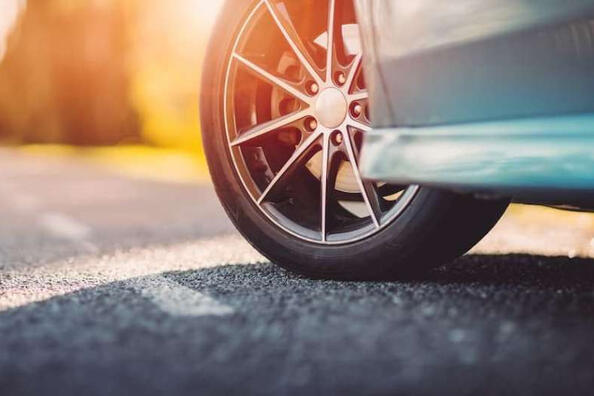 Est-il possible de rouler en été avec des pneus hiver ?