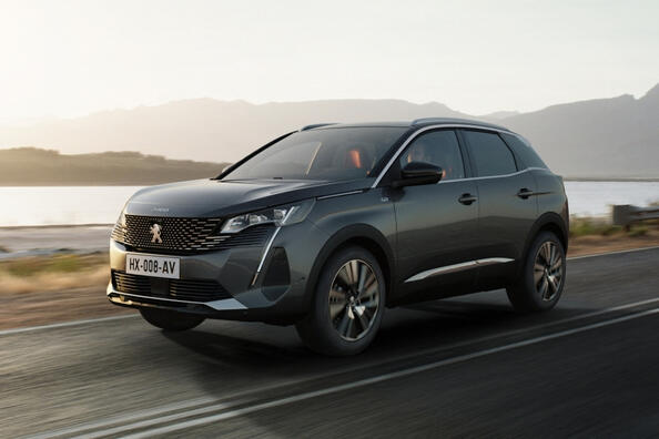 Examen du crossover Peugeot 3008 mis à jour de la deuxième génération Photo 2