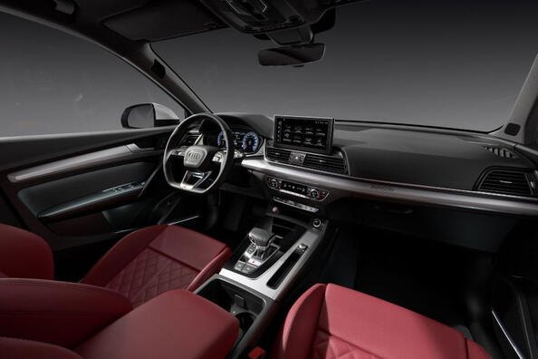Examen du crossover sportif mis à jour Audi SQ5 Photo 5
