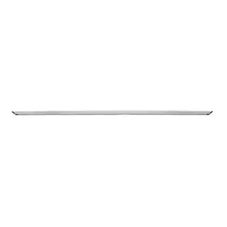 Baguette chromée au-dessus de la plaque d'immatriculation (inox)