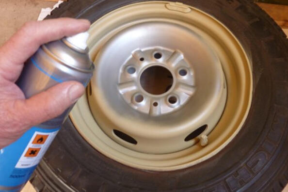 Comment mettre à jour les jantes en acier d’une voiture de vos propres mains