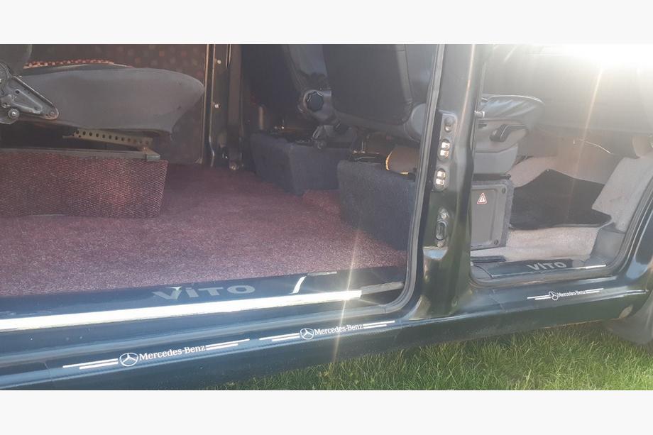Mercedes Vito W638 1996-2003 Seuils de porte intérieurs Carmos V1 (3 pcs, inox) Photo 2