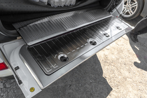 Toyota Land Cruiser 200 2007-2021 Kit d'inserts de coffre en acier inoxydable photo 1