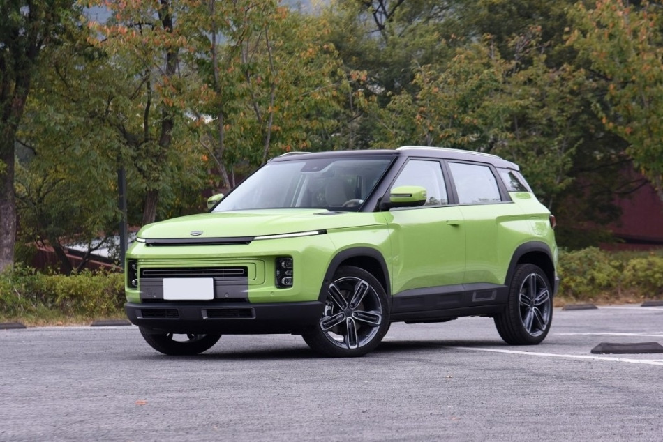 Geely ICON : crossover hybride stylé et technologique