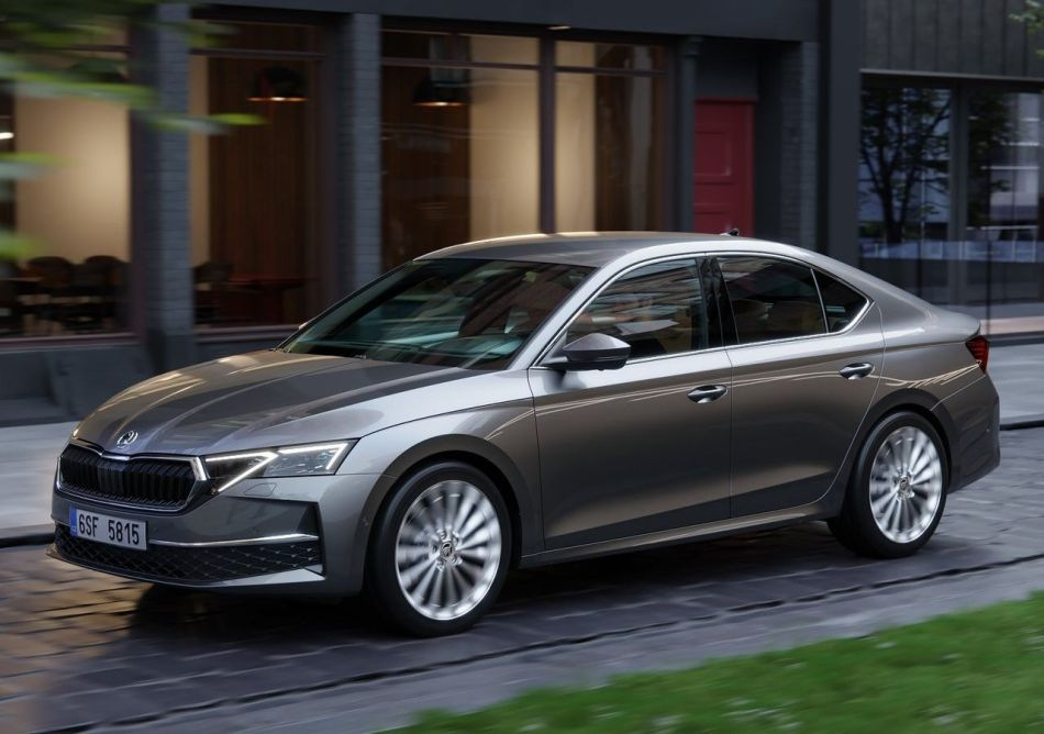 Skoda Octavia 2024 : liftback mis à jour de la quatrième génération