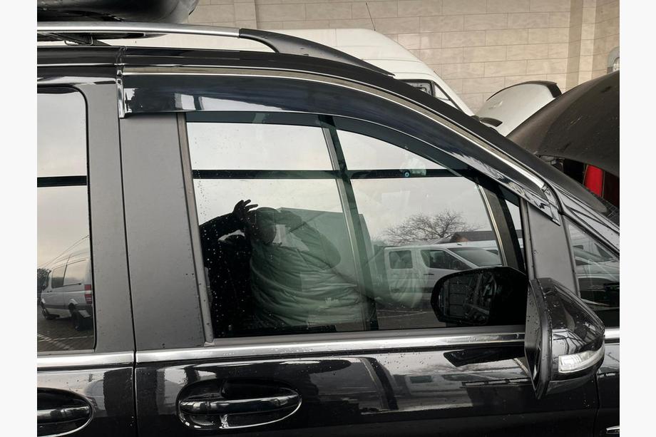 Mercedes Vito/V-class W447 2014- Déflecteurs de fenêtre avec moulure chromée (2 pcs, Niken Future) Photo 2