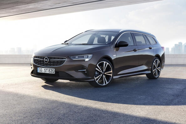 Opel Insignia Sports Tourer : revue et caractéristiques du break mis à jour