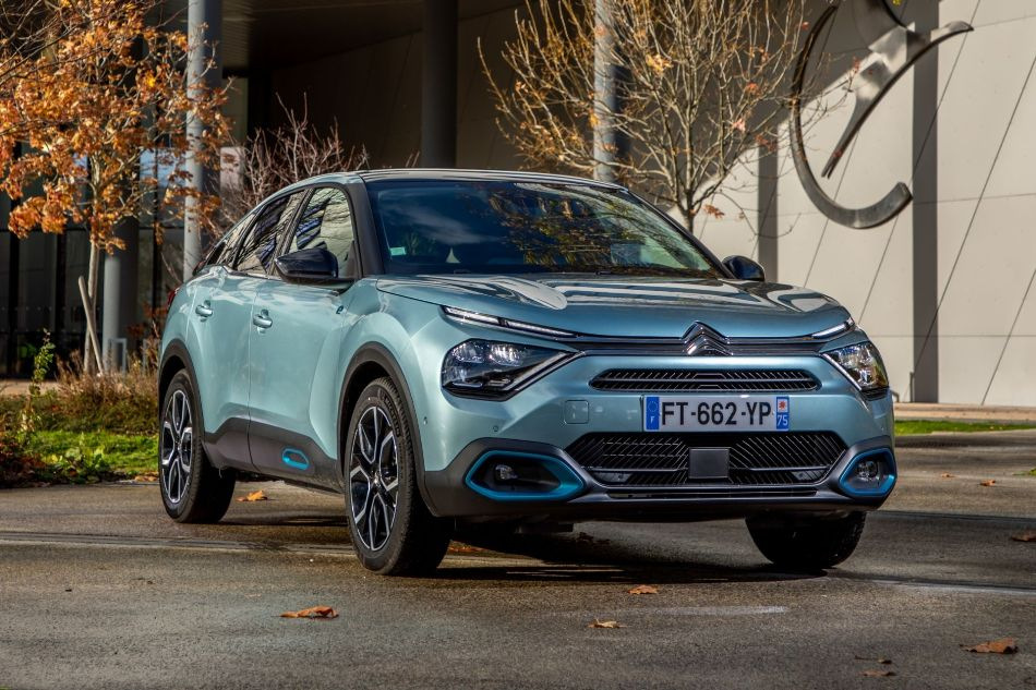 Test de la berline cross électrique Citroën e-C4