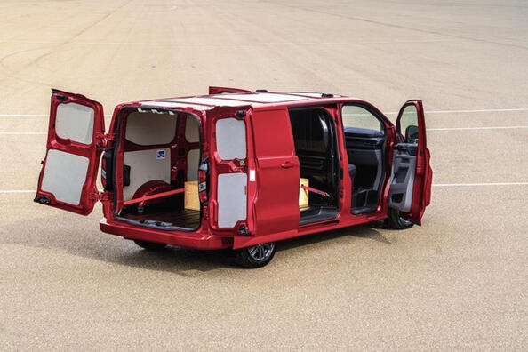 Ford Transit Custom II génération : un assistant fiable pour les entreprises Photo 4