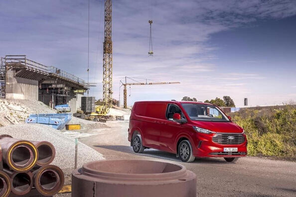 Ford Transit Custom II génération : un assistant fiable pour les entreprises Photo 2