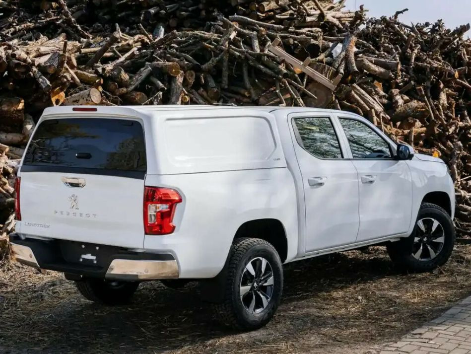 Comment fermer la carrosserie d’une camionnette : des solutions fiables pour la protection du chargement