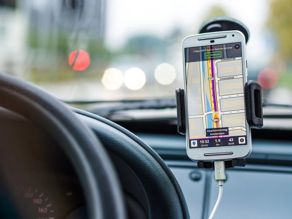 Applications mobiles pour automobilistes : des assistants indispensables sur la route