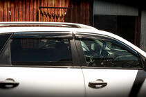Kia Sorento II XM 2009-2014 Déflecteurs de vitres avec moulure chromée (4 pcs, Niken) photo 3
