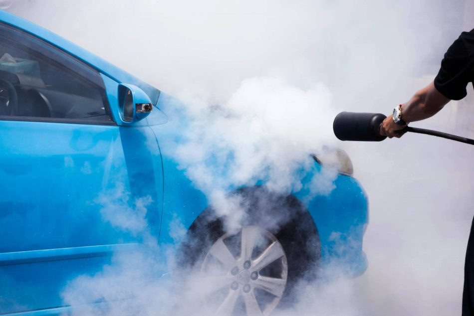 Pourquoi une voiture peut-elle prendre feu ?