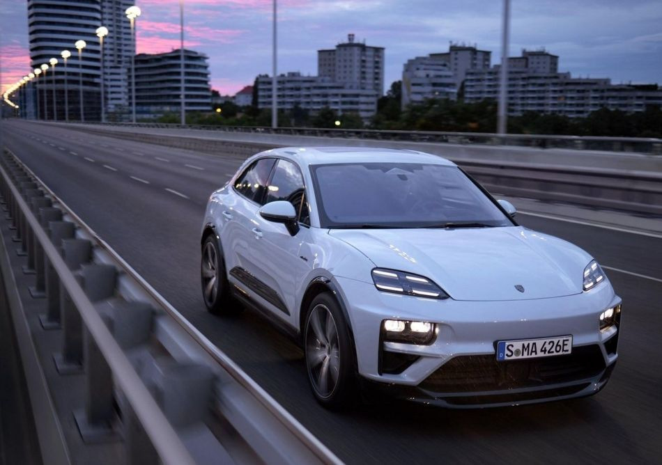 Test de la deuxième génération du crossover Porsche Macan Electric 2024