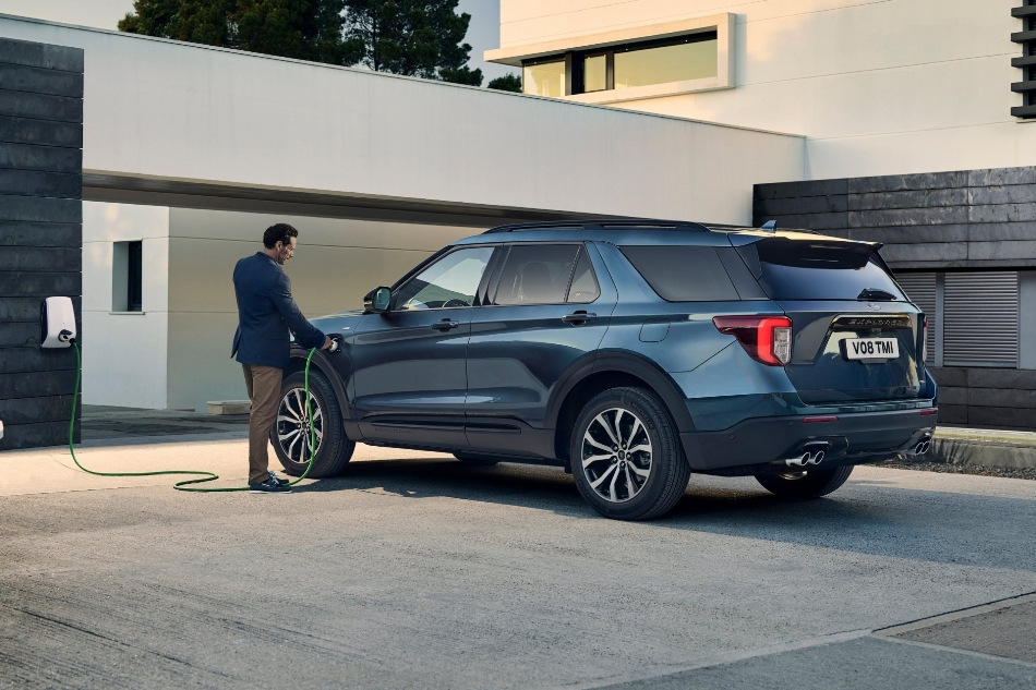 Ford Explorer Hybrid : un compromis économique dans le monde des grands crossovers