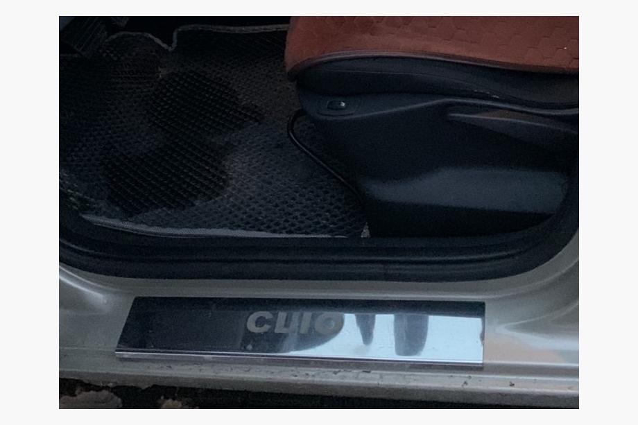 Renault Clio III 2005-2012 Seuils de porte Carmos (4 pcs, inox) Photo 2