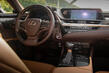 Lexus ES Hybrid : luxe et silence sur traction électrique photo 5