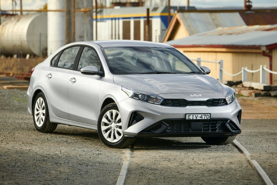 Aperçu de la berline citadine élégante et pratique KIA Cerato
