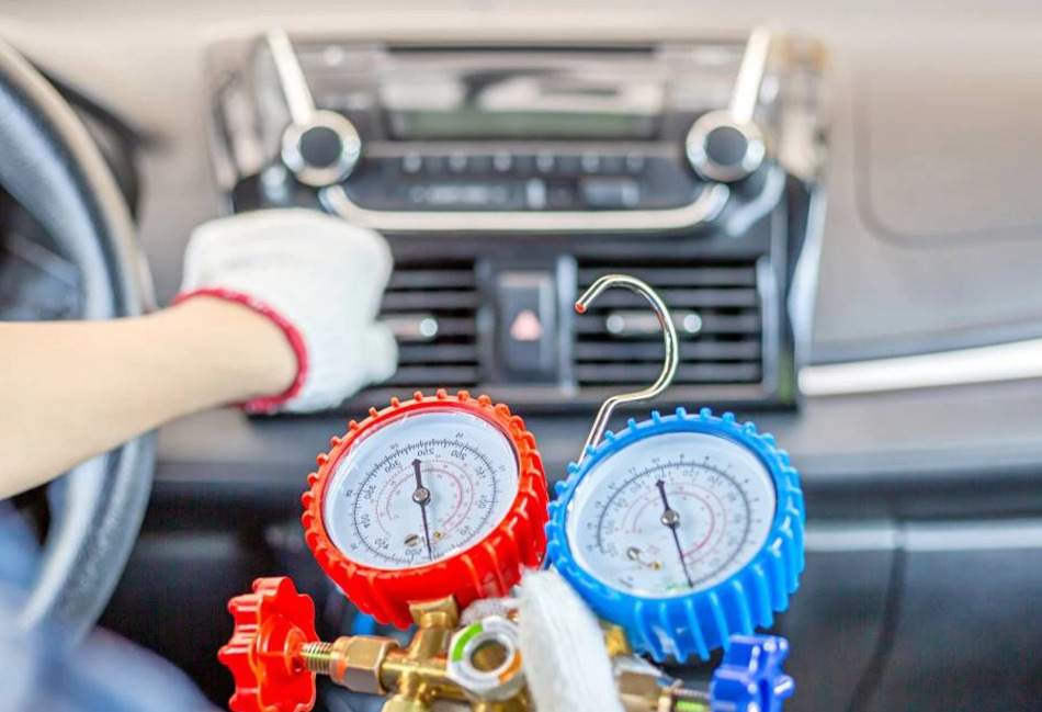 Comment comprendre qu’il faut remplir le climatiseur de la voiture ?