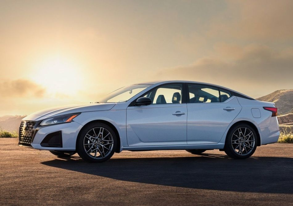 Nissan Altima : berline mise à jour pour une conduite confortable