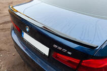 BMW Série 5 G30/G31 2017–2023 Aileron M4-Style (Noir Brillant) photo 11