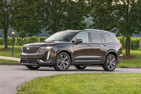 Essai du multisegment intermédiaire de luxe Cadillac XT6