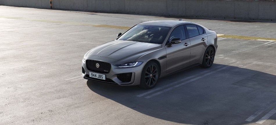 Test de la berline premium britannique Jaguar XE
