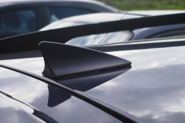 Pourquoi avez-vous besoin d’un aileron sur le toit d’une voiture ?
