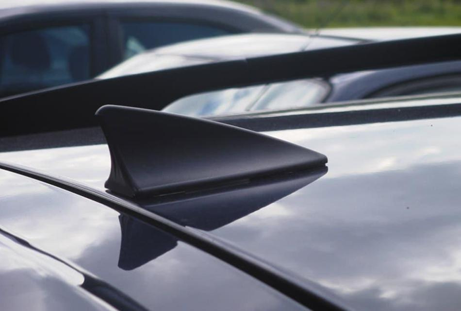 Pourquoi avez-vous besoin d’un aileron sur le toit d’une voiture ?