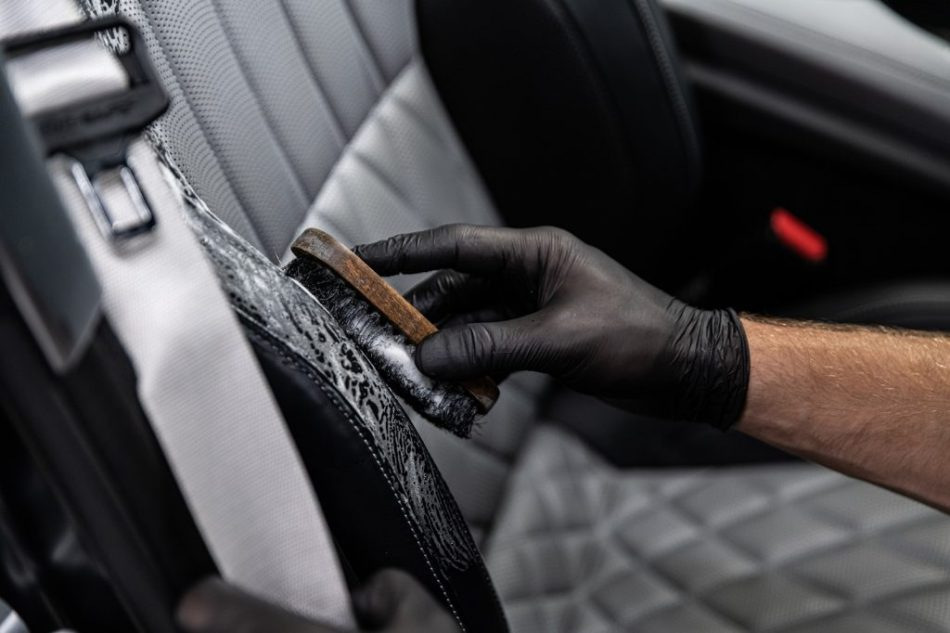 Comment se débarrasser de la moisissure dans l’habitacle d’une voiture ?
