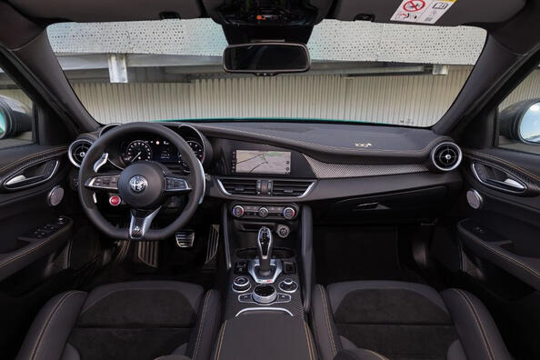 Alfa Romeo Giulia 2022 : berline italienne mise à jour Photo 5